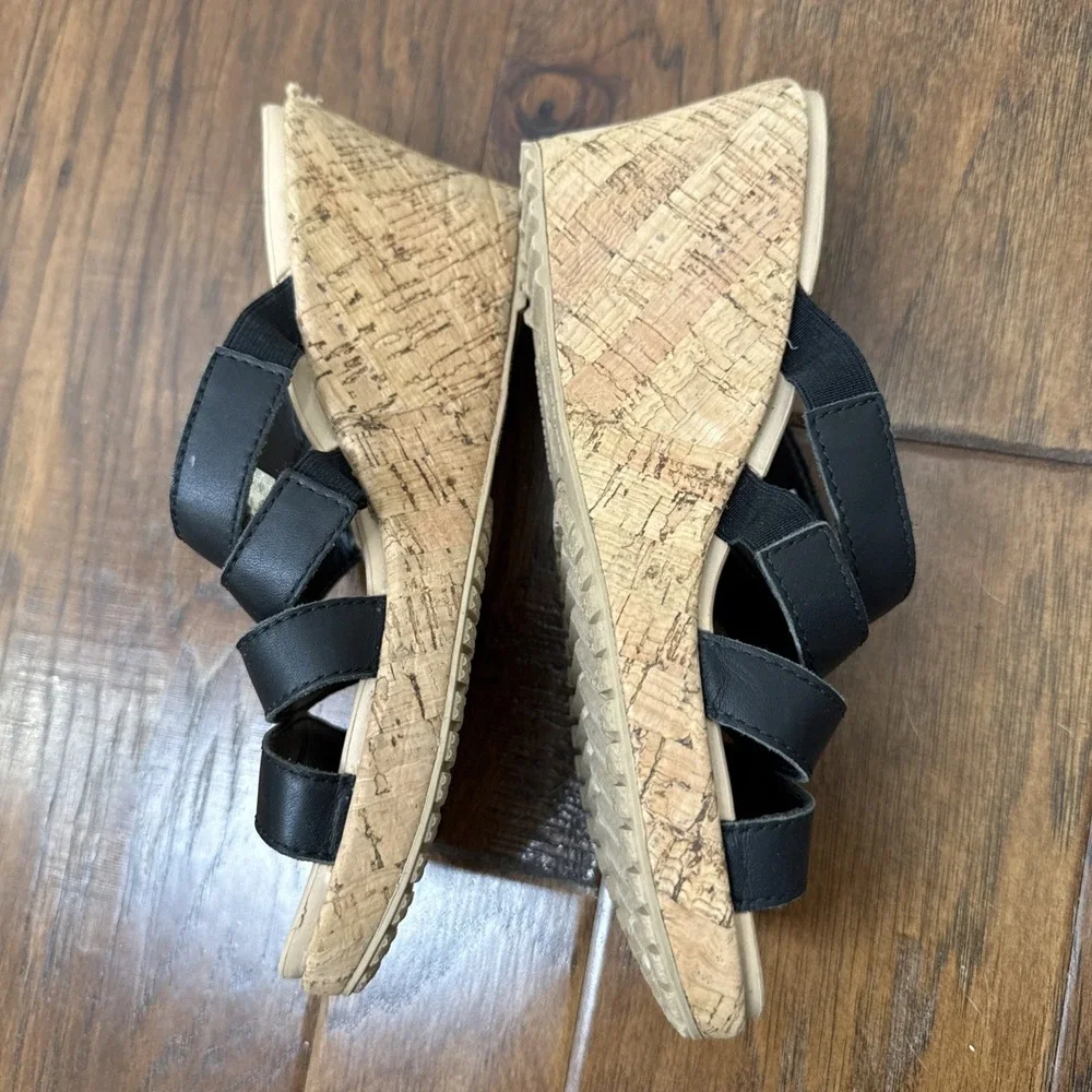 Crocs A-Leigh Cork Wedge Sandals Black Leather Straps Women's 6 Beach Resortwear